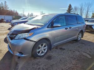 Toyota Sienna 3.5L 6 2011