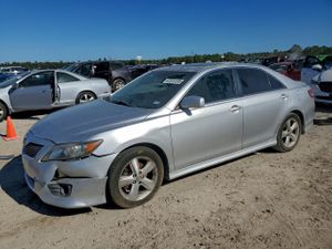 Toyota Camry BASE 2.5L 4 2011