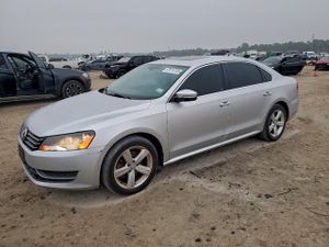 Volkswagen Passat SE 2.5L 5 2013
