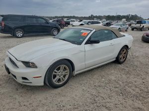 Ford Mustang 3.7L 6 2014