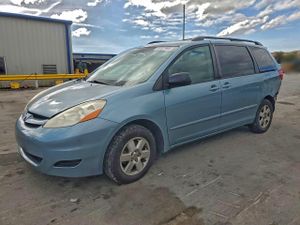 Toyota Sienna CE 3.5L 6 2009