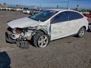 Ford Focus SE 2.0L 4 2013