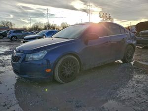 Chevrolet Cruze LS 1.8L 4 2012