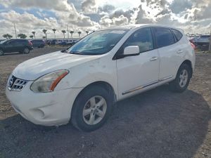 Nissan Rogue S 2.5L 4 2013