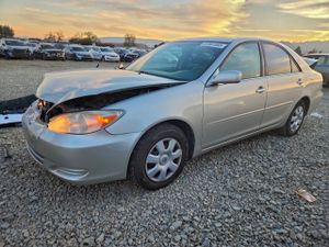 Toyota Camry LE 2.4L 4 2004