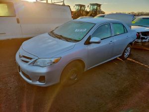 Toyota Corolla BASE 1.8L 4 2013