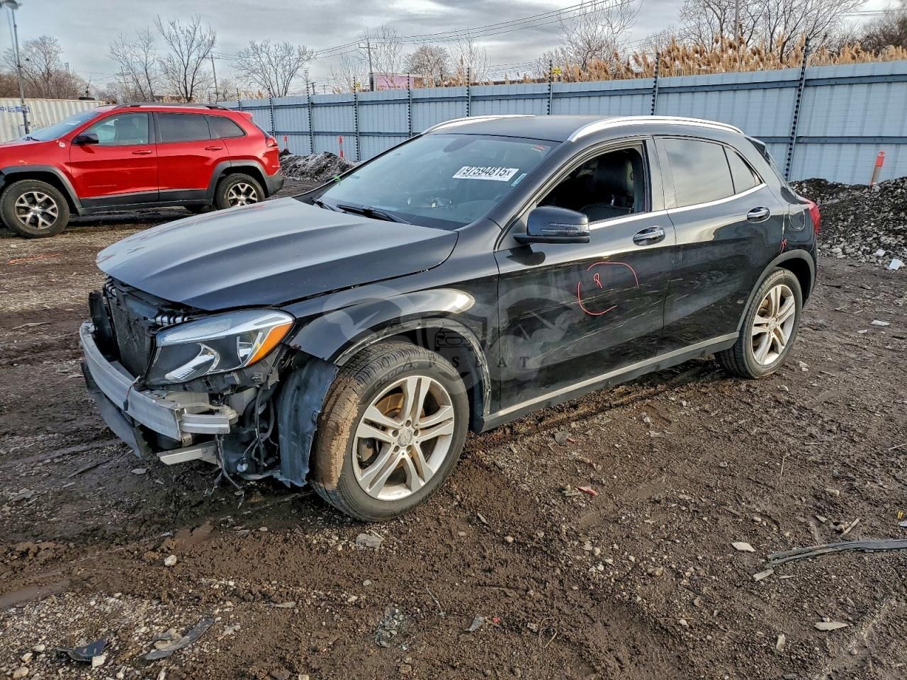 Mercedes-Benz GLA 250 4MATIC 2.0L 4 2015