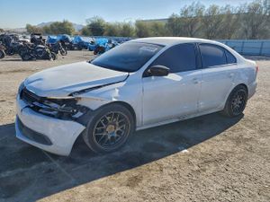 Volkswagen Jetta BASE 2.0L 4 2014
