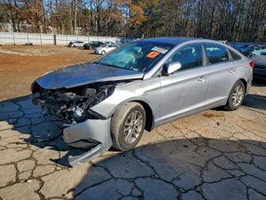 Hyundai Sonata SE 2.4L 4 2015