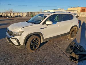 Volkswagen Taos SE IQ DRIVE 1.5L 4 2022