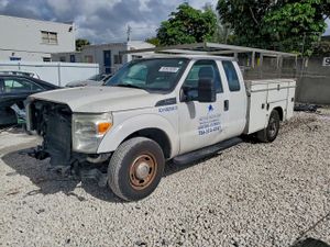Ford F-250 SUPER DUTY 6.2L 8 2013