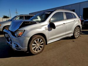 Mitsubishi Outlander SE 2.0L 4 2011