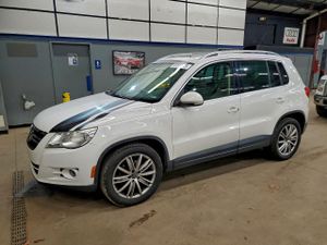 Volkswagen Tiguan S 2.0L 4 2011
