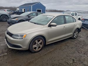 Volkswagen Jetta TDI 2.0L 4 2012
