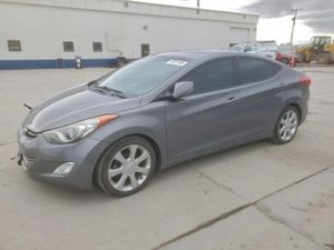 Hyundai Elantra GLS 1.8L 4 2013