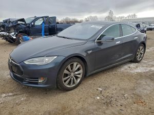Tesla Model S 2015