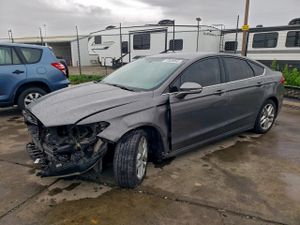 Ford Fusion SE 2.5L 4 2014