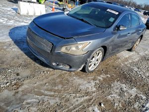 Nissan Maxima S 3.5L 6 2014