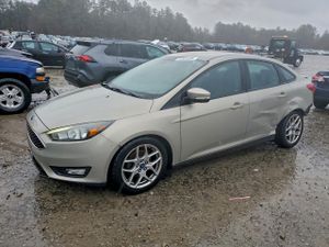 Ford Focus SE 2.0L 4 2015