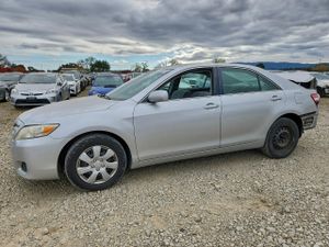 Toyota Camry BASE 2.5L 4 2011