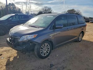Toyota Sienna XLE 3.5L 6 2015