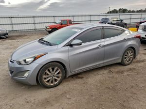 Hyundai Elantra SE 1.8L 4 2015