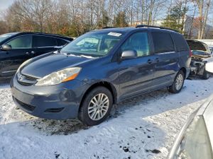Toyota Sienna XLE 3.5L 6 2010