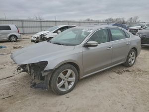 Volkswagen Passat SE 2.0L 4 2013