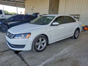 Volkswagen Passat SE 2.5L 5 2013