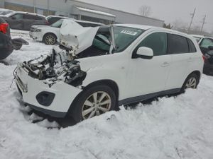 Mitsubishi Outlander ES 2.0L 4 2013