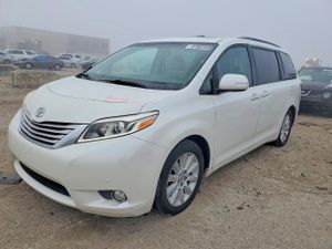 Toyota Sienna XLE 3.5L 6 2015