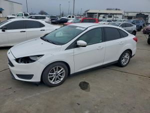 Ford Focus SE 2.0L 4 2015