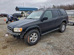 Nissan Pathfinder LE 3.3L 6 1999