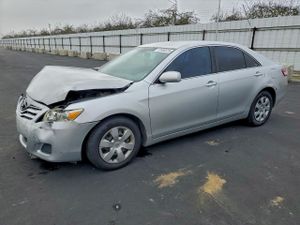Toyota Camry BASE 2.5L 4 2011