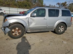 Nissan Pathfinder LE 4.0L 6 2005