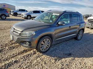 Volkswagen Tiguan S 2.0L 4 2015