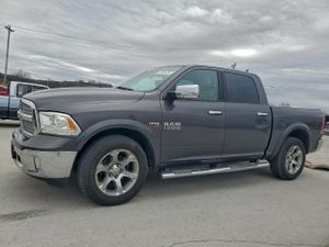 RAM 1500 LARAMIE 5.7L 8 2015