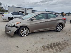 Hyundai Elantra GLS 1.8L 4 2013