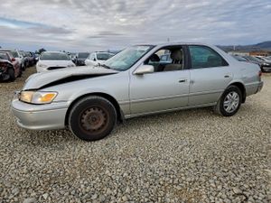 Toyota Camry CE 2.2L 4 2001