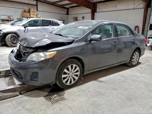 Toyota Corolla BASE 1.8L 4 2013