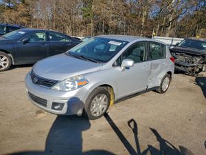 Nissan Versa S 1.8L 4 2010