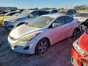 Hyundai Elantra GLS 1.8L 4 2013
