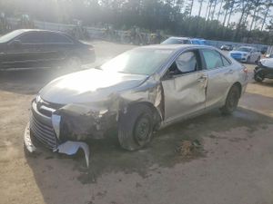Toyota Camry LE 2.5L 4 2015