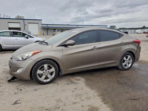 Hyundai Elantra GLS 1.8L 4 2013