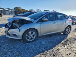 Ford Focus SE 2.0L 4 2013