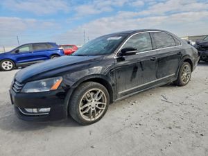 Volkswagen Passat SEL 2 L 4 2015