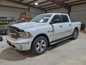RAM 1500 SLT 5.7L 8 2015