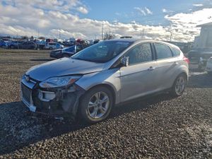 Ford Focus SE 2.0L 4 2014