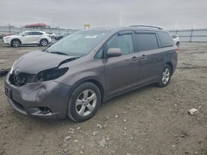 Toyota Sienna LE 3.5L 6 2014