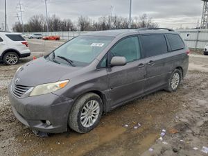 Toyota Sienna XLE 3.5L 6 2012